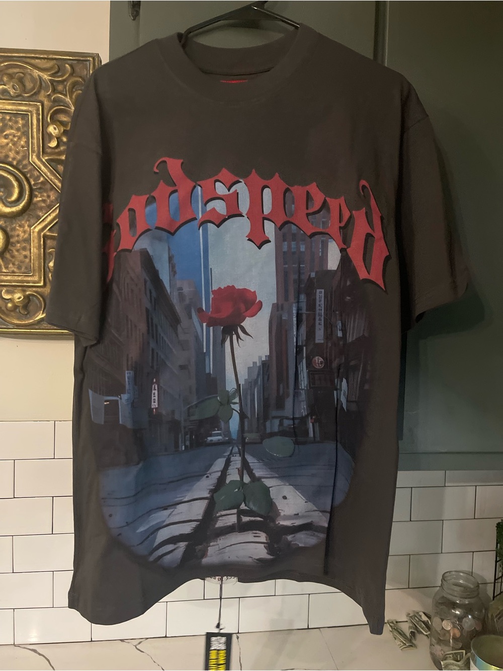 Men’s Graphic Design Tee Size XL.